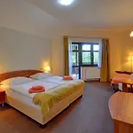 Olympia W Przesiece 4*