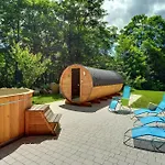 Olympia W Przesiece Konukevi 4*
